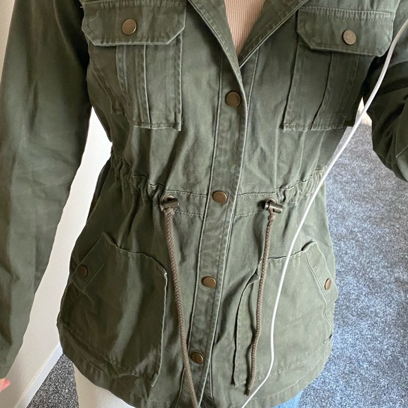 Green parka jacket - Picture 4 of 5